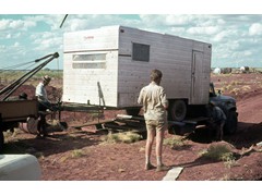 1971 TG172 Aerodist operations, WA installing Aerodist office-workshop caravan on new International chassis ZSU 374 at Balgo.