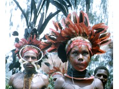 PNG 1961-64 : Natives dressed for Sing Sing 