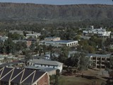 1972 : Underdown's Hotel Alice Springs from Anzac Hill (centre right) often frequented by Nat Map field parties.