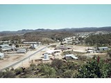 1968 : Alice Springs to the west.