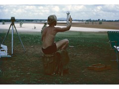 1973 : Oaklands NSW, training with Laurie Edebohls operating a phsychrometer to measure ambient temperature.