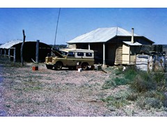 1974 : Traversing in western Queensland;  at Dillybroo homestead as seen in previous image.
